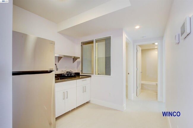 Building Photo - 263 Ralston St