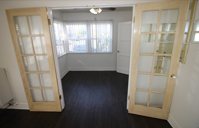 Foto del edificio - 5900 Melrose Ave
