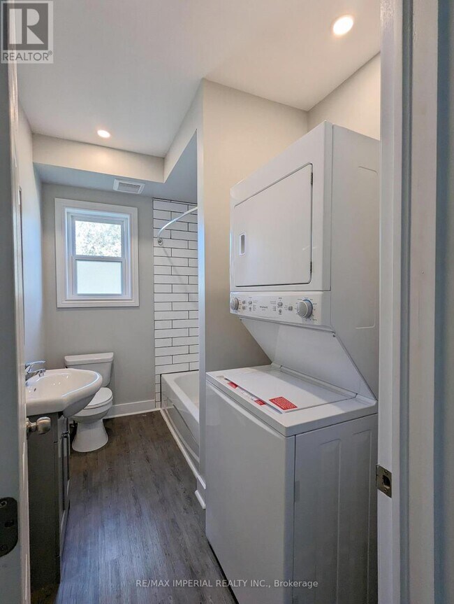 Photo du bâtiment - 2 Huron St