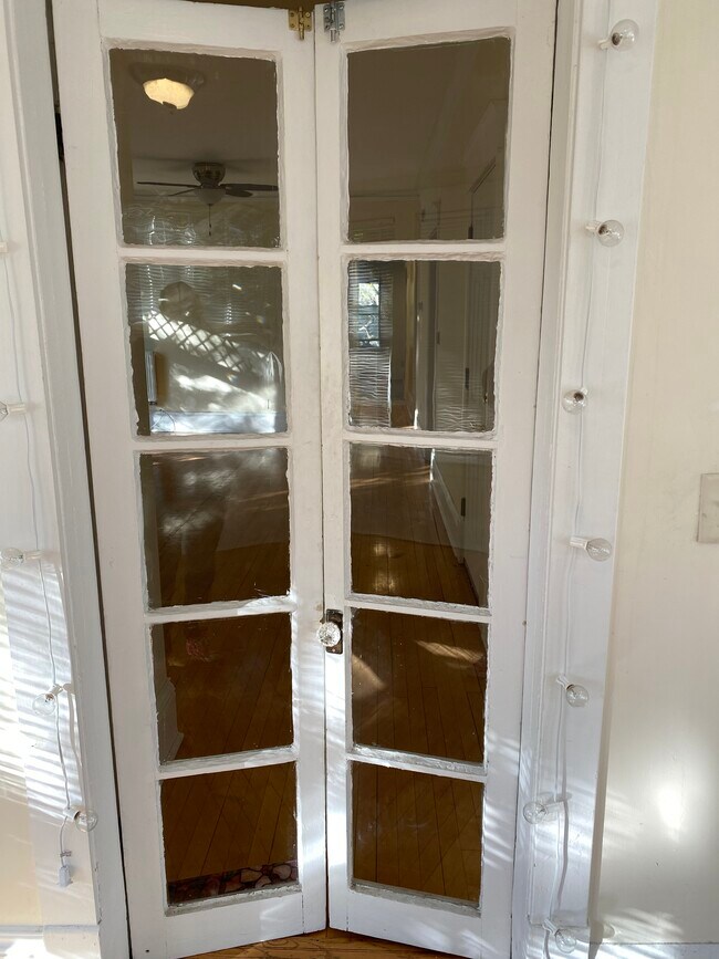 Foto del edificio - 1424 W 26th St