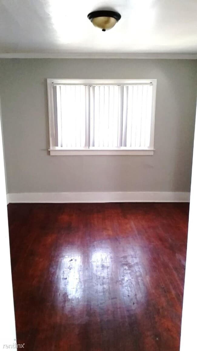 Building Photo - 3 br, 1 bath House - 1041 Niagara Ave SE