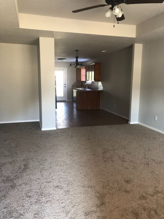 Foto del edificio - NICE 3 BEDROOM , TWO BATH HOUSE