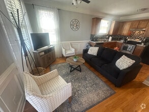 Building Photo - Room in Duplex on Griffin St NW