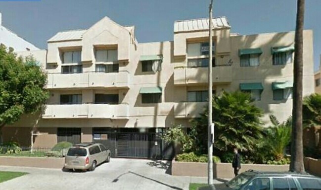 Building Photo - 326 S Manhattan Pl