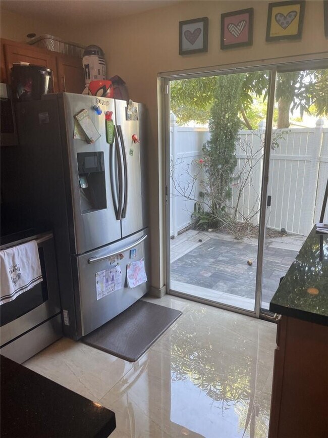 Foto del edificio - 3007 NW 5th Terrace