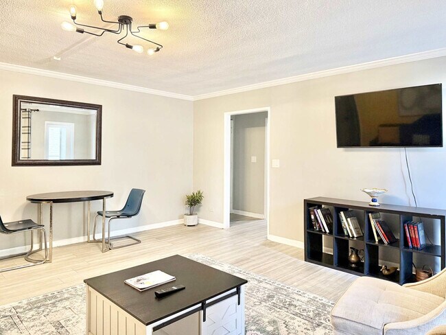 Foto del edificio - 300 W Peachtree St NW
