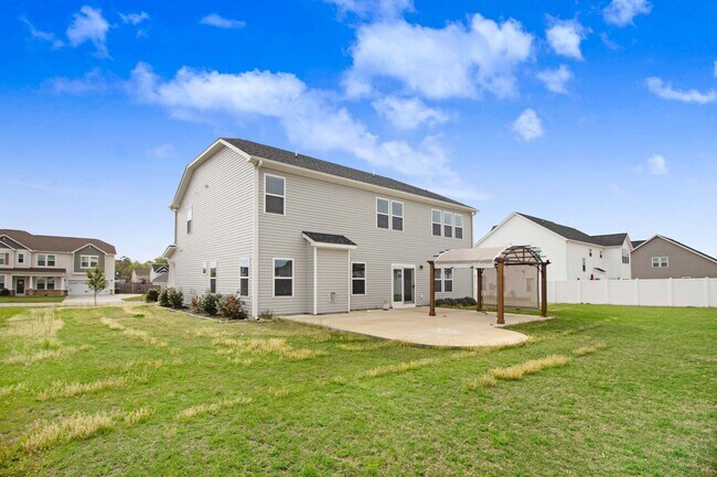 Foto del edificio - 105 Salmon Ln