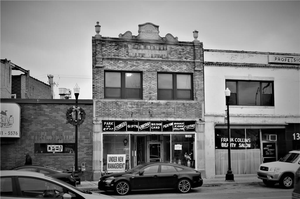 Primary Photo - 13341 Michigan Ave