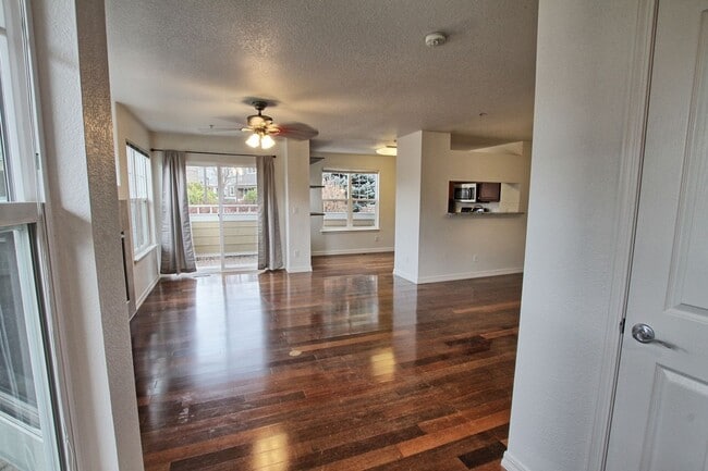 Building Photo - 14300 Waterside Ln