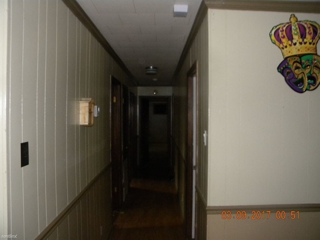 Building Photo - 2026 Gum St