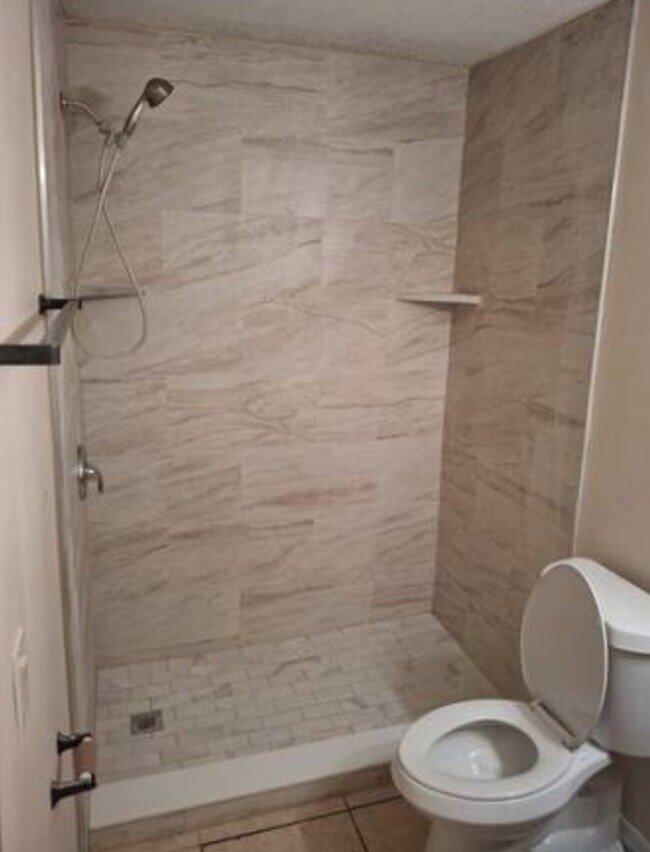 Building Photo - 2115 St Marteen Ct