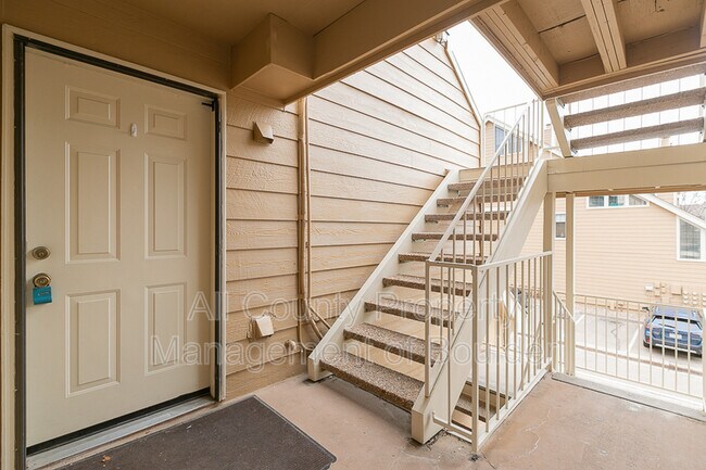 Building Photo - 5908 Gunbarrel Ave