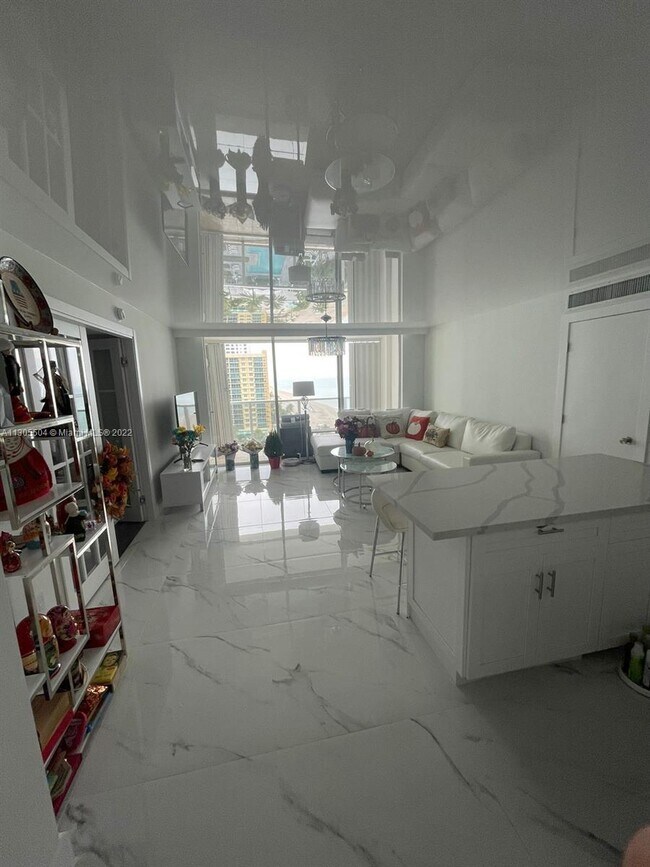 Foto del edificio - 2751 S Ocean Dr
