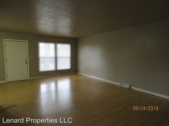 Foto del edificio - 103 W McConnell St