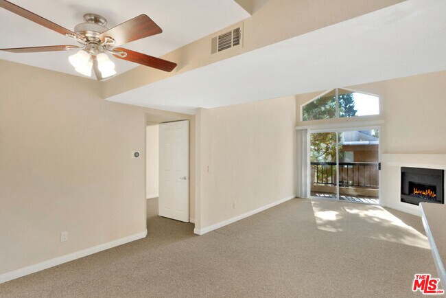 Building Photo - 21450 Burbank Blvd