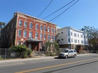 Primary Photo - 142-146 Henry St