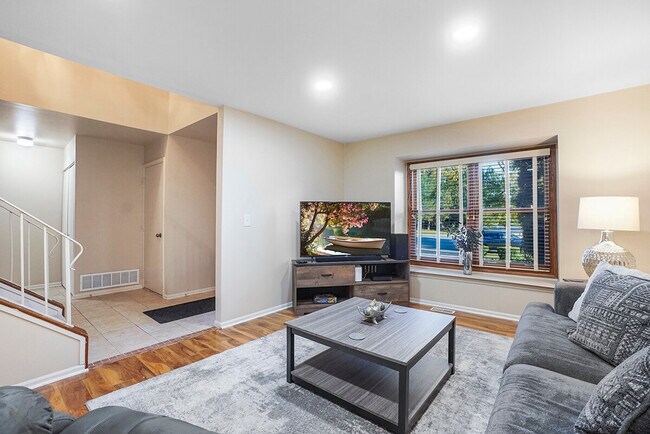 Foto del edificio - 346 Weatherford Ln