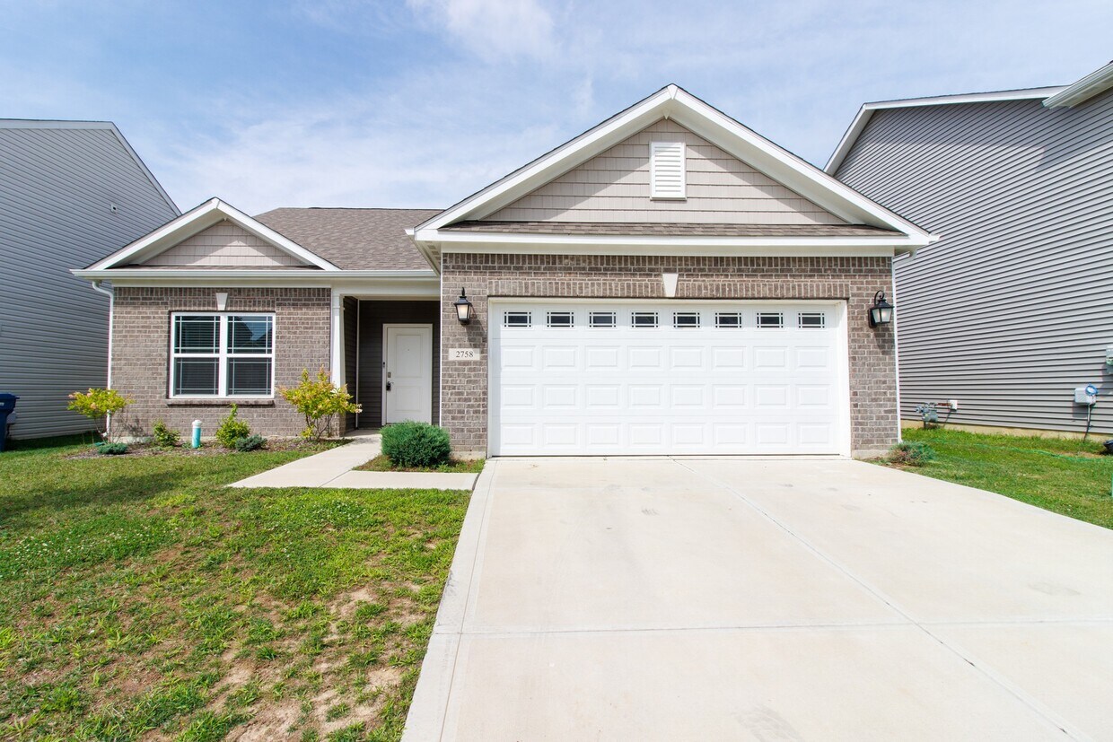 Foto principal - 2758 Pointe Harbour Dr