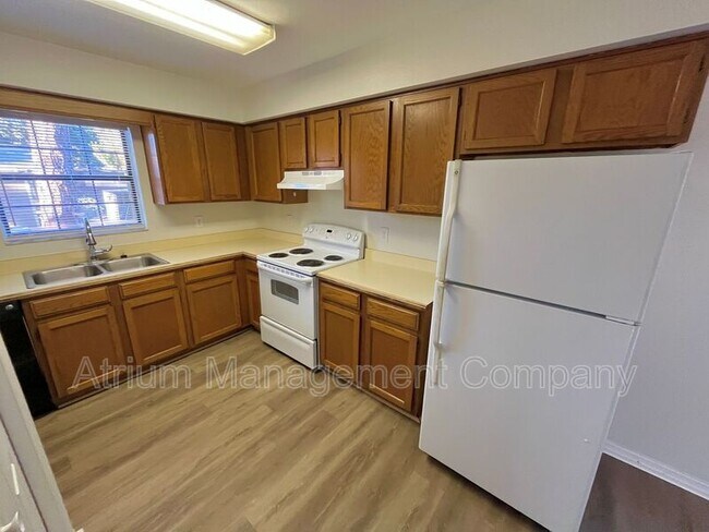 Foto del edificio - 2835 Sutton Rd