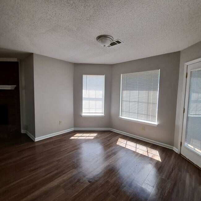 Building Photo - 2533 Baxter Cove