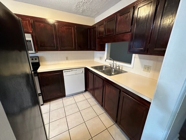 Foto del edificio - Lewisville-Clemmons area, Updated 2 bedroo...