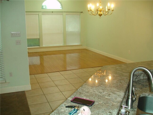 Building Photo - 102 Turtle Creek Blvd