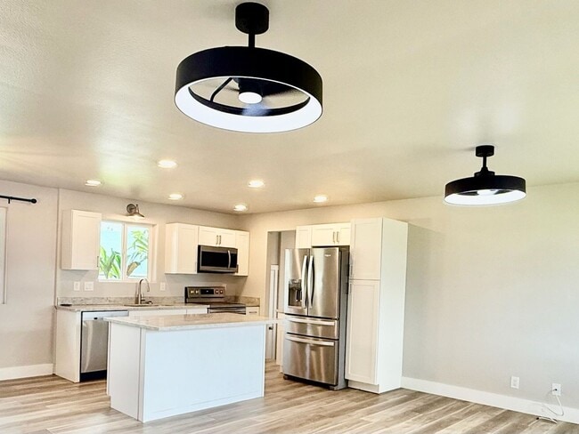 Building Photo - 3 Bedroom 1.5 Bath for rent in Waimea