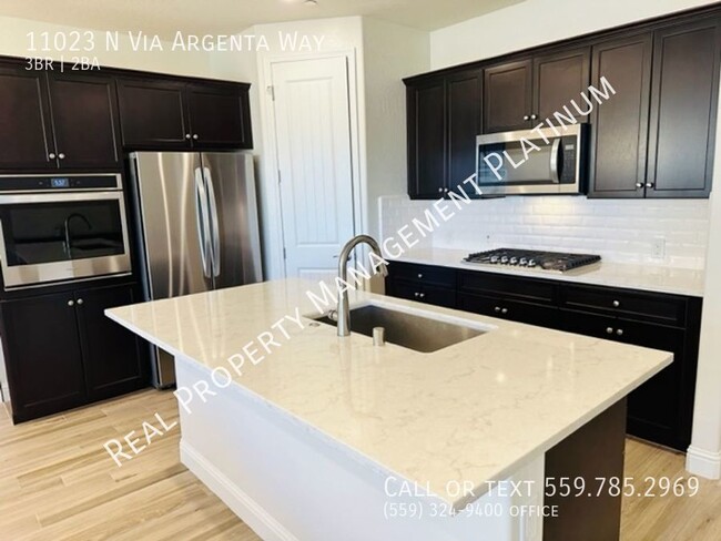 Building Photo - $2,695 Friant & Copper 3 Bed, Solar, Gated...