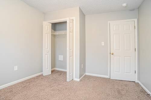 Building Photo - 515 Meadowbrook Dr