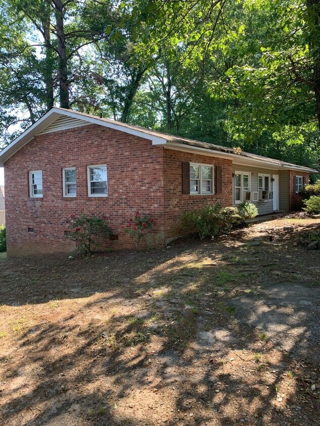 Building Photo - 127 Cochran Rd