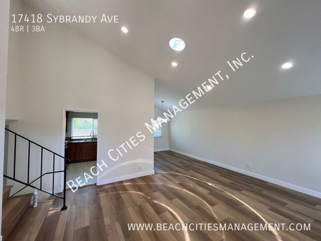 Building Photo - NEWLY RENOVATED Stunning 4 Bedroom, 3 Bath...