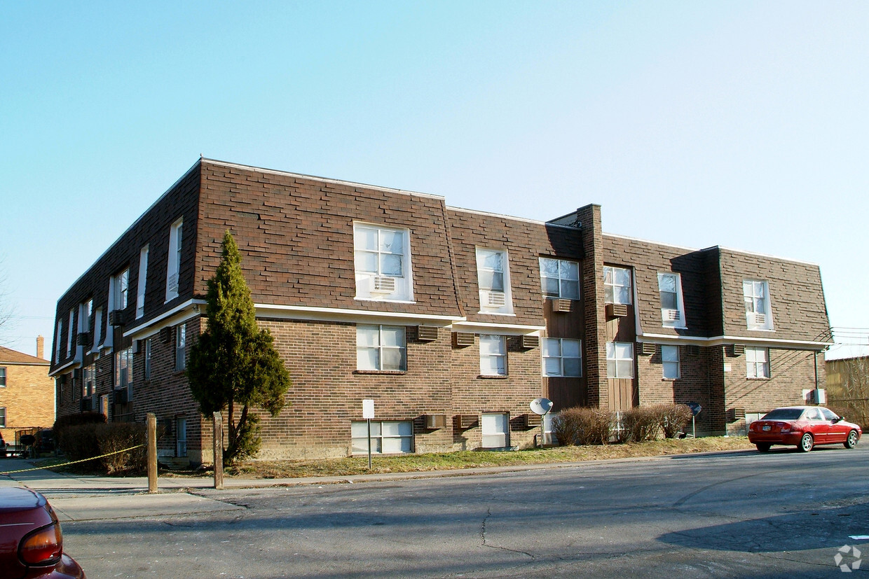 Primary Photo - Woodside Apartments