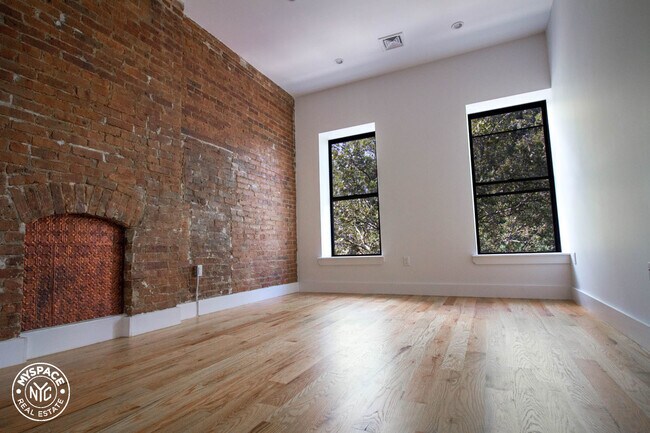 Foto del edificio - 84 MacDonough St