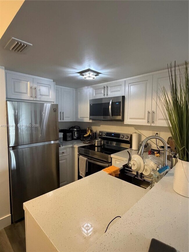 Foto del edificio - 675 NW 85th Ct