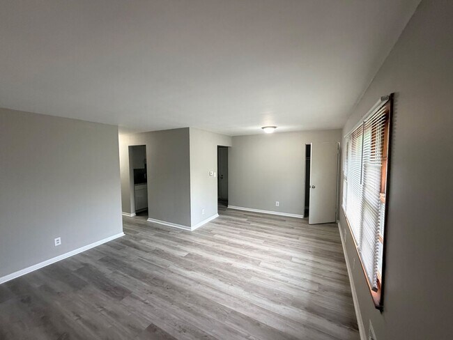 Foto del edificio - 796 S Ashburton Rd