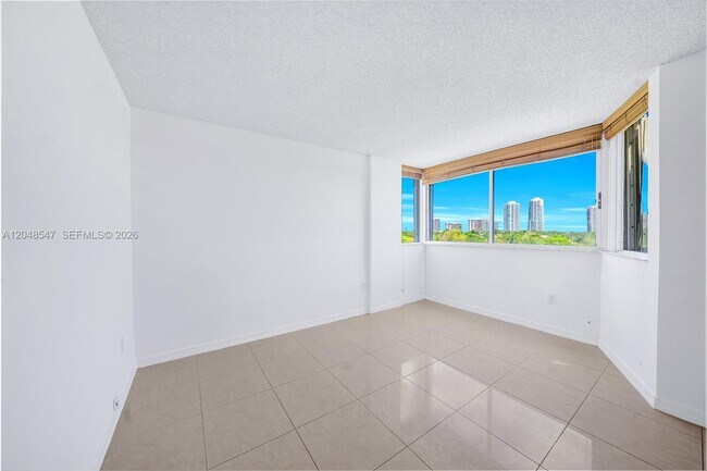 Foto del edificio - 2400 SW 3rd Ave