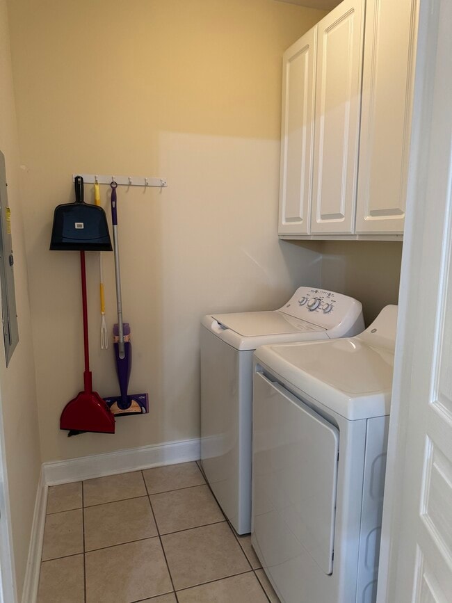 Laundry Room - Retreat at Riverland