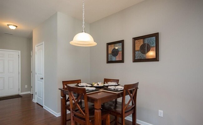 Foto del edificio - 4438 Hillsgrove Rd