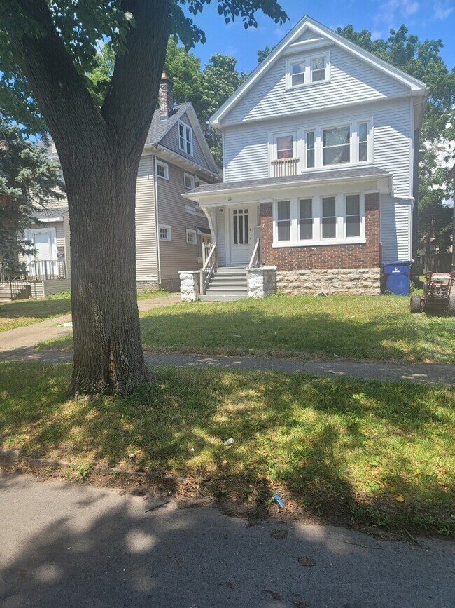 Foto del edificio - 126 Lisbon Ave