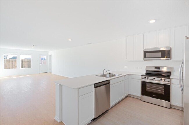 Foto del edificio - 241 Kings Row Ln