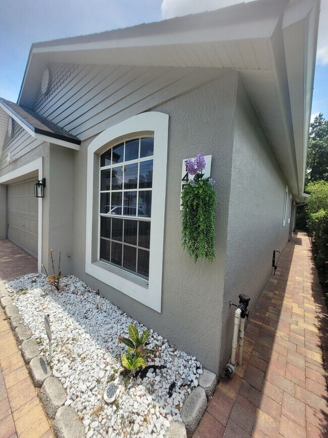 Foto del edificio - Modern 3 Bed, 2 Bath Home in Chelsea Parc ...