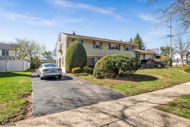 Building Photo - 204 Tryon Pl