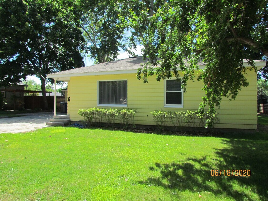 Primary Photo - Roommate Needed for 3 Bed Home Close to Bo...
