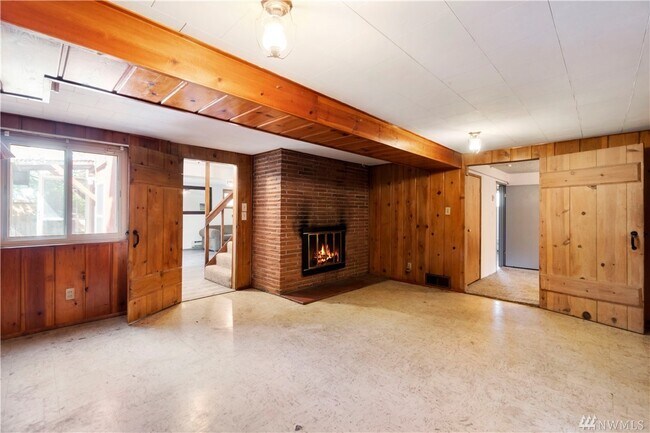 Building Photo - 2424 S 138th St