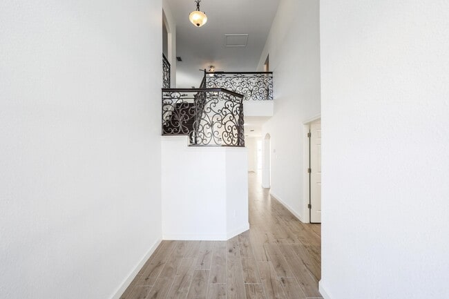 Building Photo - 115 Coahuila Loop