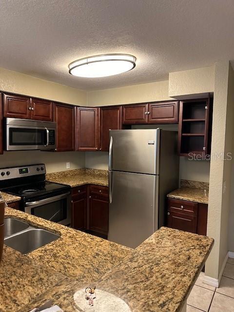 Building Photo - 13827 Fairway Island Dr