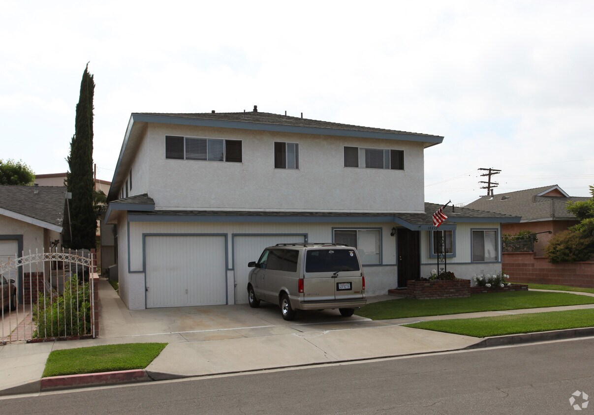 Building Photo - 18713 Arline Ave