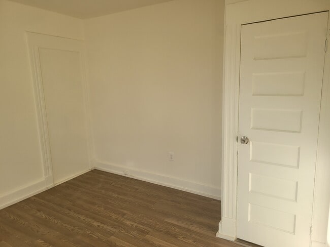 Building Photo - 83 Southview St