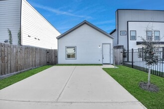 Building Photo - 7612 Easter St