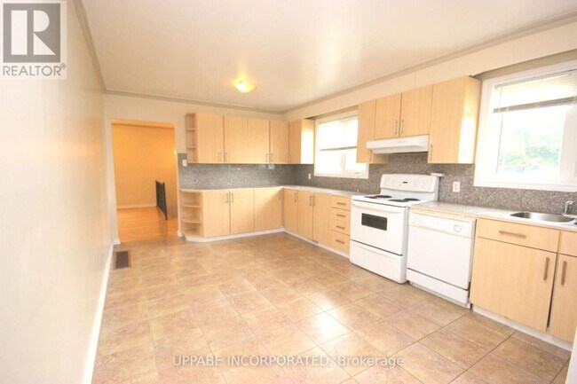 Building Photo - 376 Tremblay Rd